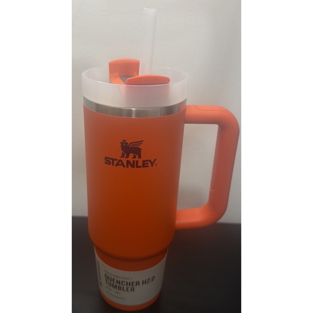 STANLEY Quencher H2.0 Tumbler with Handle and Straw 30 oz - Coral/Orange